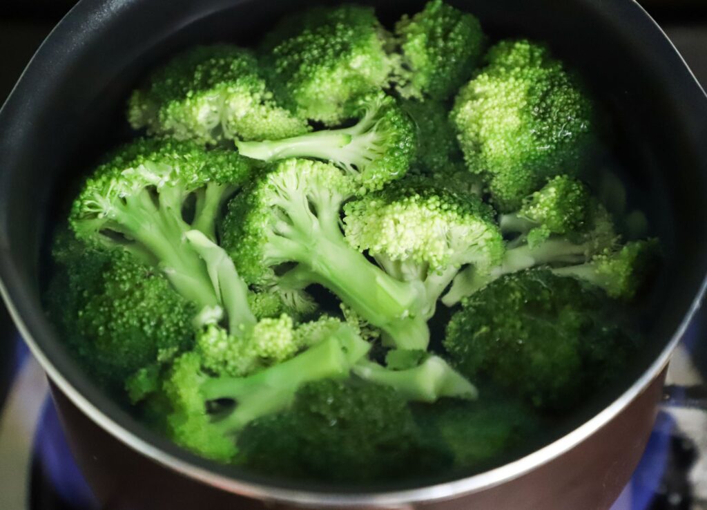 broccoli- foods to avoid with sinus infection