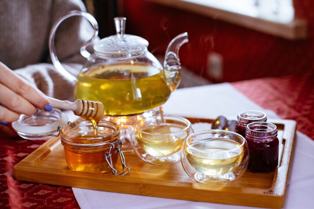 honey tea- foods to avoid with sinus infection